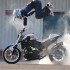 Castrol szuka zdolnych zawodnikow motocyklowych - Raptowny trening stunt