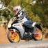 Jak ubrac sie na lekki motocykl i skuter - Honda CBR125 2011 akcja