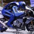 Kto pojedzie szybciej Czlowiek czy robot - Yamaha Motobot R1 Tokyo Show