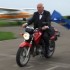 Politycy na motocyklach i motocykle w polityce - Korwin Mikke na motocyklu