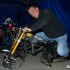 Schodzenie na kolano efektownie czy efektywnie - Marek Szkopek Jazda na kolanie rozbity motocykl