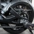 Bridgestone T30 EVO guma na kazde warunki - dokrecanie tylnego kola Bridgestone T30 Scigacz pl