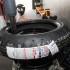 Bridgestone T30 EVO guma na kazde warunki - zakladanie opony Bridgestone T30 Scigacz pl