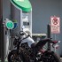 Motocykl elektryczny dla Kowalskiego - Brammo Empulse at charging station