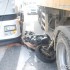 Uwaga na drogi wylegaja motocyklisci - Wypadek motocyklowy ciezarowki