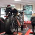 Motocykle Norton fabryka marzen - skladanie motocykla norton