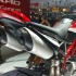 Premiery Ducati mocne uderzenie w kazdym segmencie - hypermotard 2019 wydech tyl