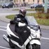 Jesien na motocyklu proba dla pasji - Burgman 400 Suzuki jazda po miescie