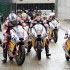 Red Bull Moto GP Rookies Cup lowcy marzen - Zawodnicy na torze