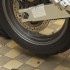 Warsztat Scigacz pl naciaganie lancucha - przygotowanie do regulacji luzu lancucha motocyklowego warsztat scigacz mg 0186