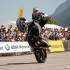 BMW Motorrad Days 2015 alpejska patelnia - Pokaz stuntu na Garmisch