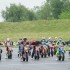 Mistrzostwa Swiata Supermoto w Polsce w strugach deszczu - zawodnicy start supermoto