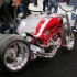Birmingham Motorcycle Show i London MCN - London MCN czerwony chopper