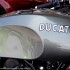 Czeladz pod natlokiem motocyklistow niedziela na BP - logo Ducati zbiornik paliwa