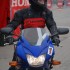 Honda Gymkhana w Warszawie slalomem mosci panowie - Motocyklista parking M1