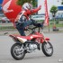 Honda Gymkhana w Warszawie slalomem mosci panowie - Popisy na motocyklu maly Piotrus