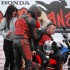 Honda Gymkhana w Warszawie slalomem mosci panowie - Zrzucanie z podium