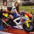 Modelki i hostessy na I Wystawie Motocykli i Skuterow - Motocykl Suzuki Grandys Duo