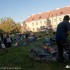 Motocyklisci w domu dziecka w Warszawie na ul Dalibora - ognisko przed domem dziecka