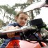 Motocyklowy Dzien Dziecka w Domu Dziecka Julin w Kaliskach - przymiarka do motocykla