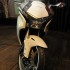 Nowosci Hondy 2010 pokazane oficjalnie - Honda VFR1200F biala przod motpcykla