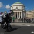 Red Bull As w Karcie final w Warszawie - Pfeiffer stunt na placu Trzech Krzyzy