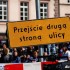 Red Bull As w Karcie final w Warszawie - Znak przejscie druga strona ulicy