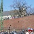 Rozpoczecie sezonu na Jasnej Gorze 2010 - Czestochowa 2010 wierni na murze