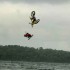 Travis Pastrana i hydrojump - Travis Pastrana hydrojump lot