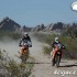 Rajd Dakar 2011 zrobilo sie trudno - motocyklisci na trasie rajdu dakar 2011-etap 3