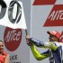MotoGP Holandia setne zwyciestwo Rossiego - Valentino z flaga