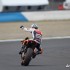 MotoGP Pedrosa wygrywa chaotyczny wyscig - Pedrosa na mecie
