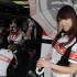 MotoGP Pedrosa wygrywa chaotyczny wyscig - Yamaha grid girl