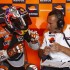 MotoGP w Czechach 2011 - zdjecia z XI rundy - stoner konsultacje