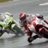 Motocyklowe Grand Prix na Silverstone 2011 mokro i slisko - hector barbera i de puniet
