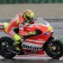 TT Assen 2011 Rossi na nowym Ducati w sobote - Assen rossi hayden na torze