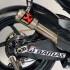 Yamaha YZR-M1 2012 z bliska - 2012-yamaha-yzr-m1-tylne-kolo