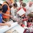Burmistrz na motocyklu otwarl tor motocrossowy w Cieszynie Boguszowicach - rozdawanie autografow