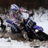 Lukasz Kurowski snieg zamiast blota - Zakret ostra jazda na motocyklu