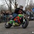 Wheelieholix Triumph sezon pelen wrazen - kolorowy stuntbike