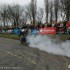 Wheelieholix Triumph sezon pelen wrazen - rolling burnout
