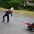 Piotrus stunt i motocykle w szkole - trening stuntu w szkole - Piotrus Zalewski (3)