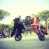 Stunt Style W oku blysk krotka recenzja - pokaz dwa motocykle