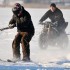 Stunt na lodzie - Narty vs motocykl Simpson vs Beku