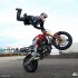 Stunter13 i Michael Pollack przystanek Amsterdam - Wyskok na motocyklu stunt Stunter13