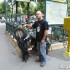 Throtlle Trauma Jas wedrowniczek w akcji - tak sie parkuje skutery w Paryzu