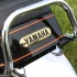 Yamaha SR400 nostalgia palona z kopniaka - Logo Yamaha SR400