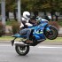 Nowe Suzuki GSX R 1000 jako motocykl na co dzien test video - suzuki gsxr wheelie