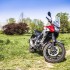 Honda CB500X wygodna kawalerka dla singla - Honda CB500X test motocykla 2019 parking