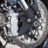 Ducati 848 Evo kontra Suzuki GSX-R750 - hamulce przod gsxr750 suzuki 2011 test tor poznan f1 10
